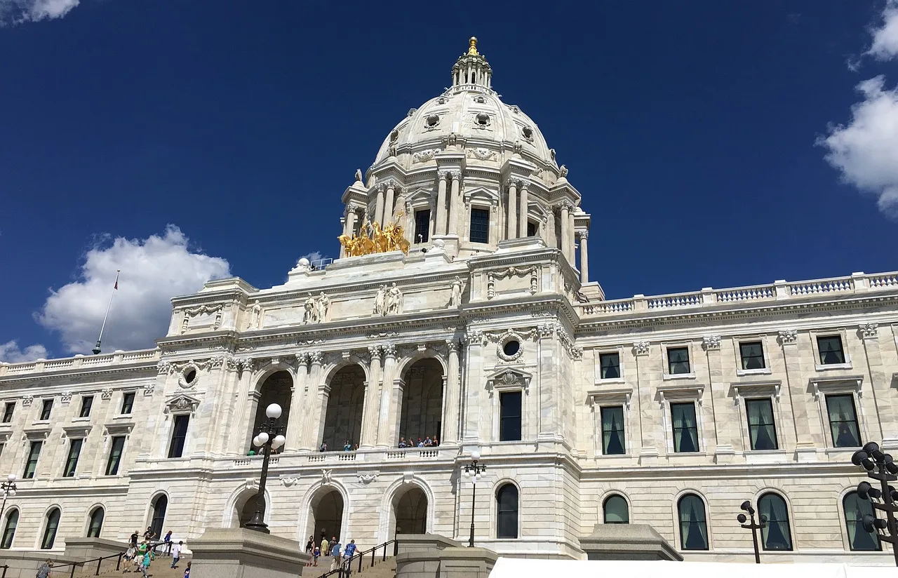 mn state capitol, golden, quadriga. How to Review State Grant Requirements Before Applying